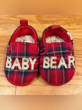 Dearfoams Plaid 'Baby Bear' Cozy Slip-On Kids Shoes - Red